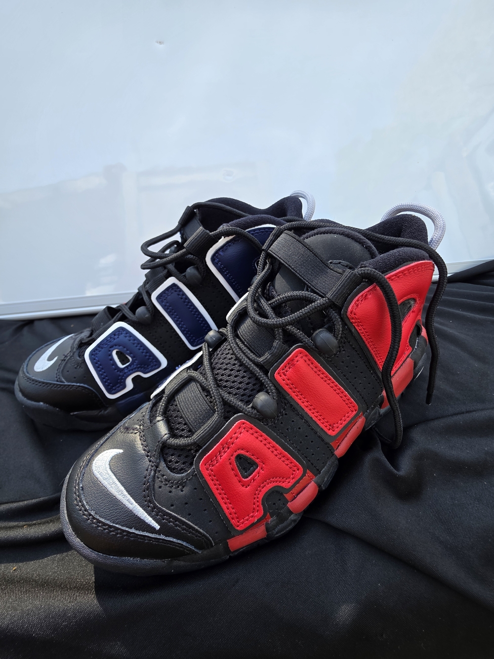 Nike Kids Black Sneakers with Red and Navy Accents Size 4 YOUTH New